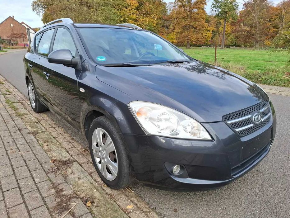 На Части Kia Ceed 1.6crdi 90к.с. Facelift 2011г. комби / SW