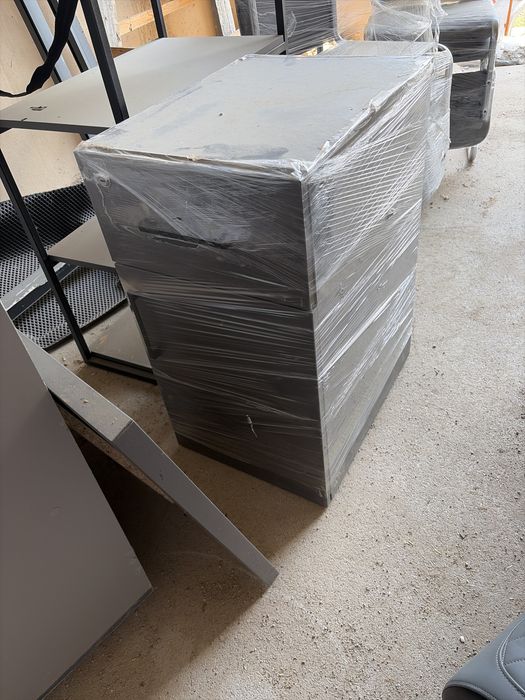 mebel ofis uchun resepsha ishlatil magan stolari ishlatilga