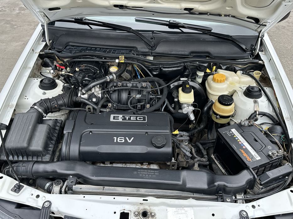 Nexia 2 1.6l sotiladi