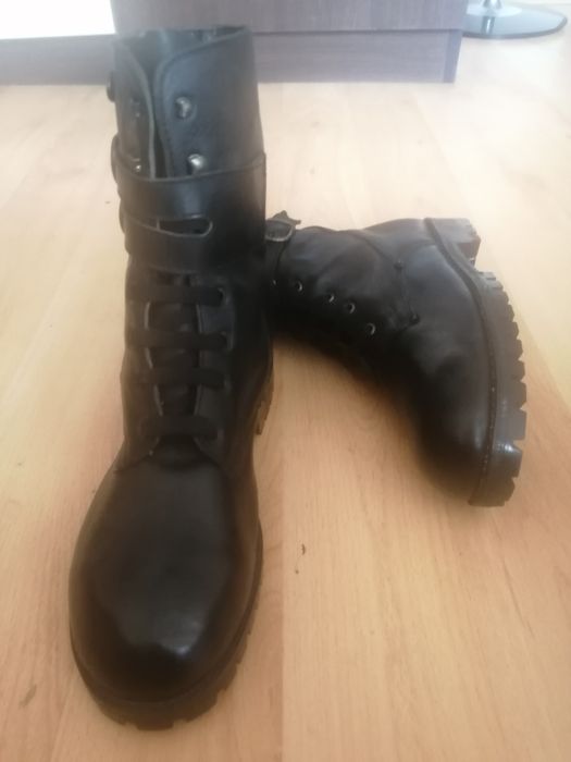 Дамски кубинки, черни, нови.