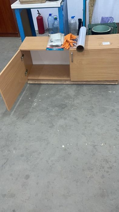 Мебель двери шкаф столы