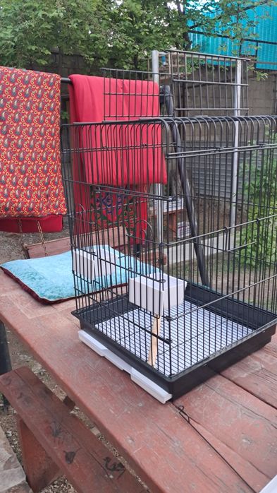 Продам большие клетки.