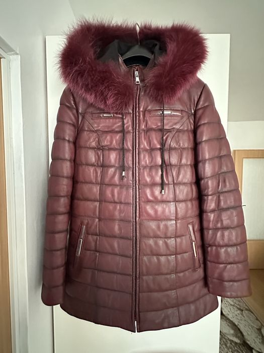Geacă din piele naturală cu blană naturală marime 40 – vișiniu,
