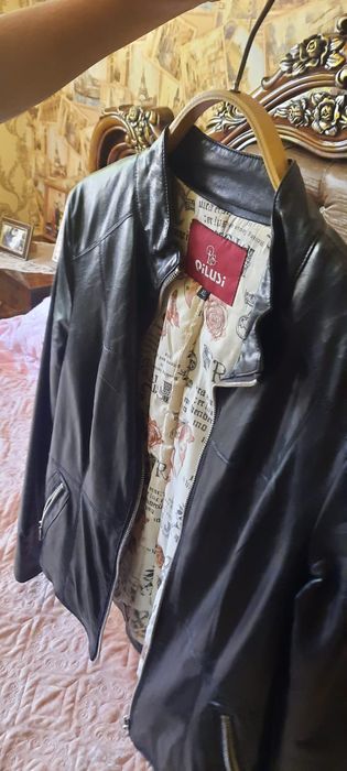 Кожаная куртка женская.