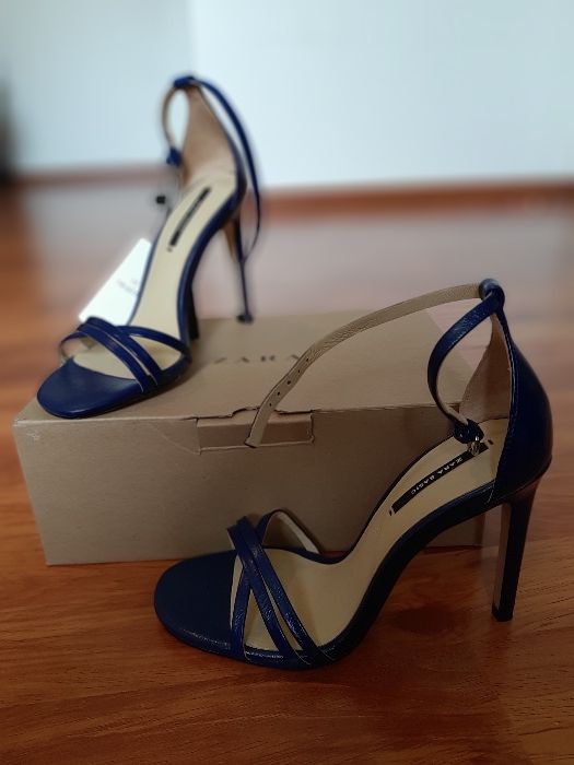 Sandale Zara din piele, noi cu eticheta, marimea 35-36