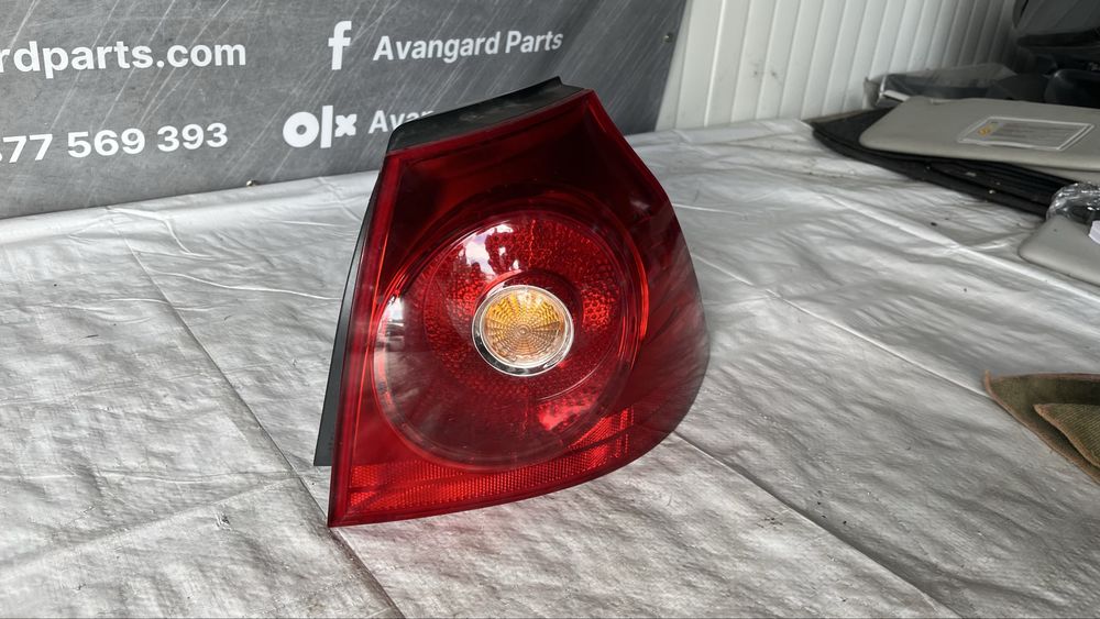 2 броя десен стоп VW Golf 5 (2003-2009)