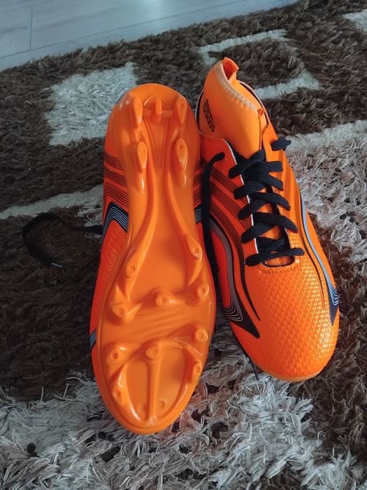 Ghete de fotbal noi!!adidas !!!