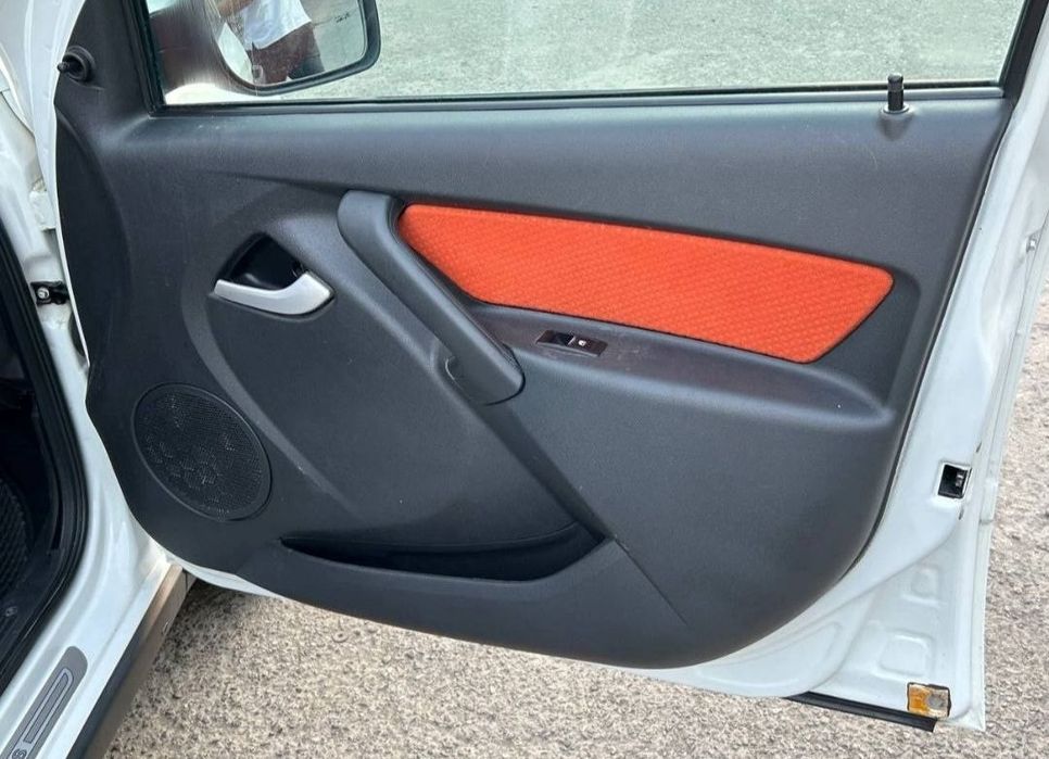 Lada Kalina Cross 2 sotiladi