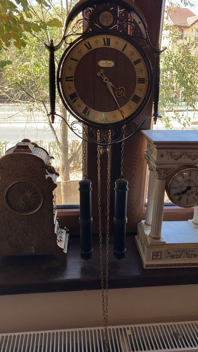 Ceas de masă de antichitate – Vintage, Elegant, Colecție