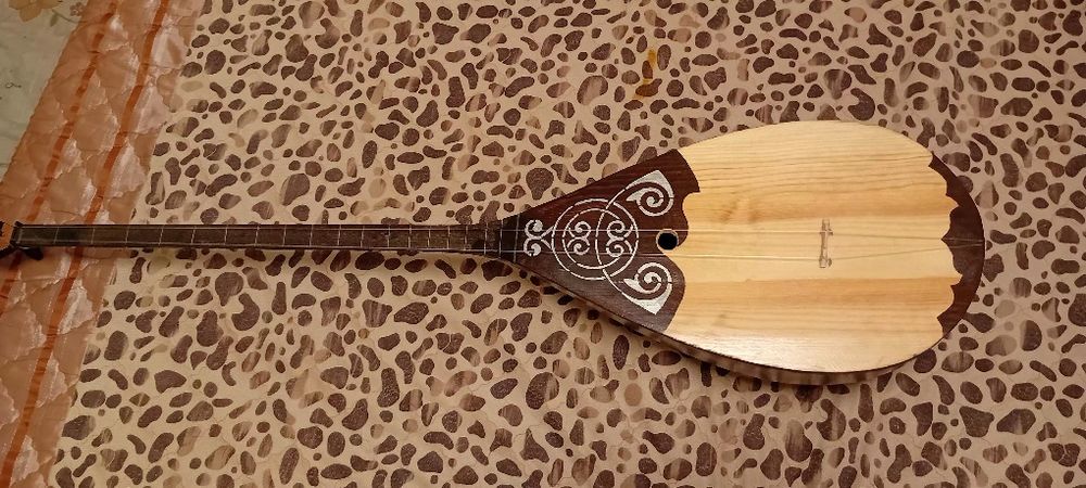 Продам домбру низкая цена