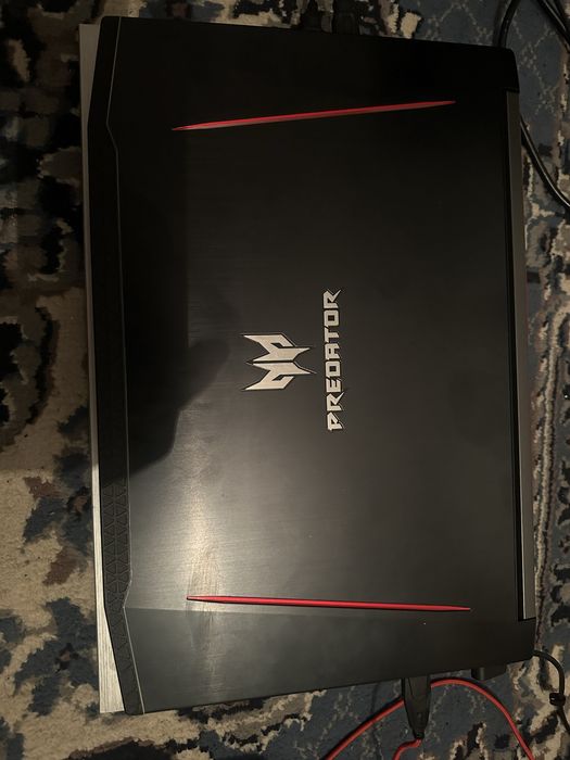 Продам игровой ноутбук acer predator helios 300