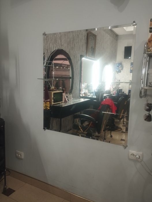 Salon mebil barcha mebillar mavjud holati yaxshi..