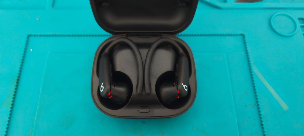Casti sport True Wireless Beats PowerBeats Pro 2 la cutie