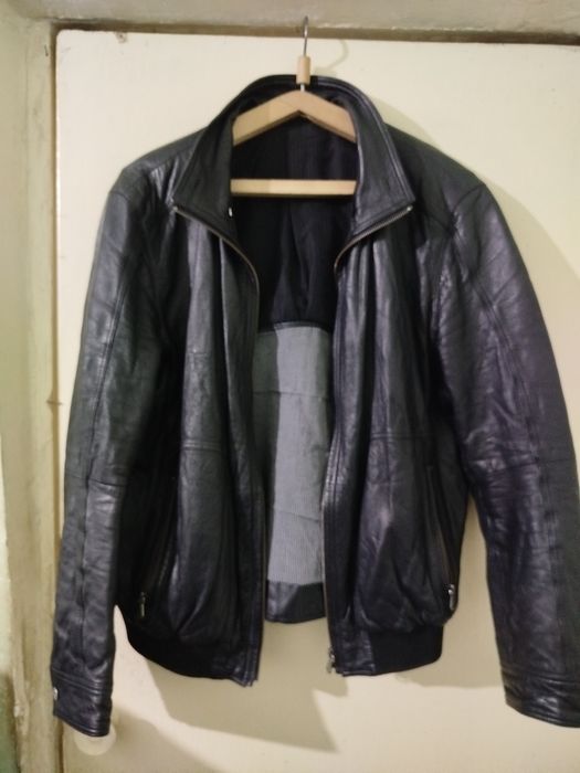 Продам кожаные куртки.