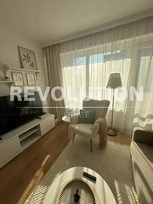 Дава се под наем Двустаен апартамент в Варна, Чайка - 65 кв.м за 600 € - Снимка #2