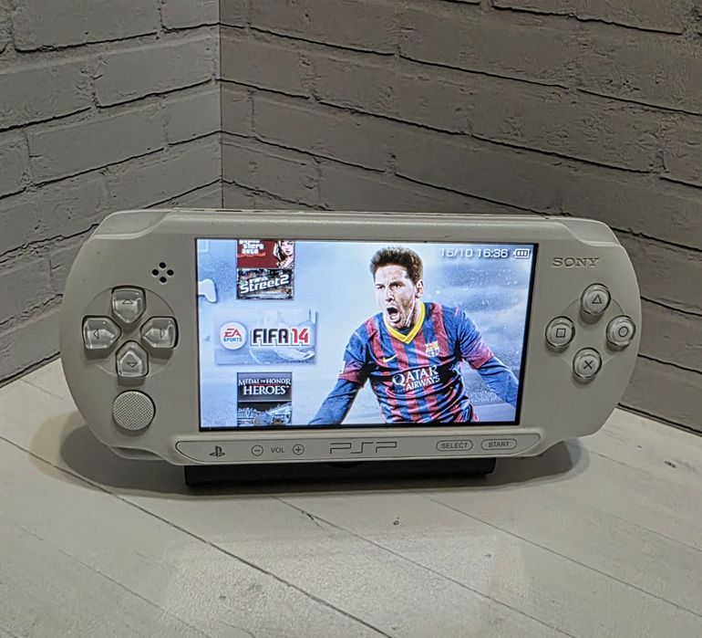 Редкая Psp Street белая