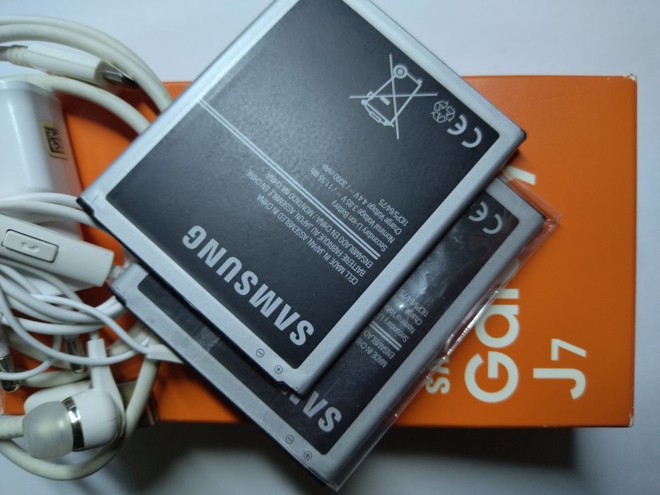 Продам самсунг j7