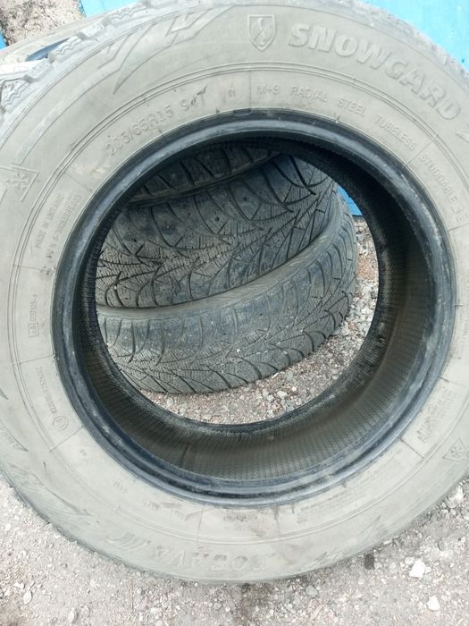 Продам зимние шины на 15