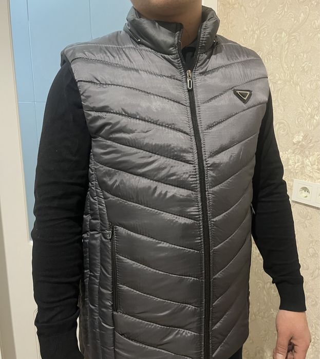 Продам мужские жилетки !!