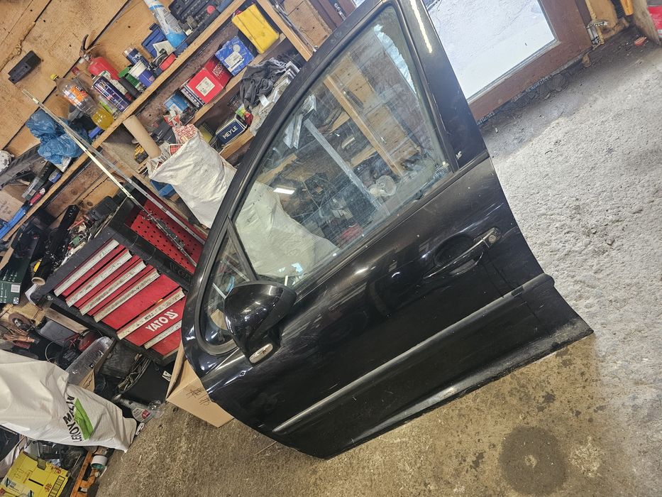 Usa stanga  fata Peugeot 207 2007 hatchback 1.4 hdi