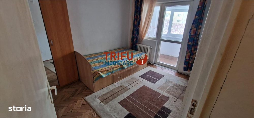 Apartament 3 camere etaj 1 zona  Liceul Sportiv