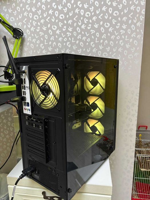 Настолен геймърски компютър RTX 5060 / Ryzen 5 9600X / 1TB / 16 GB RAM