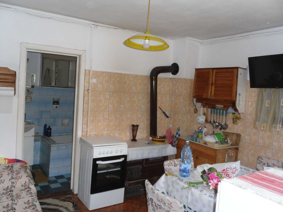 Casa / gospodarie saseasca in sat Bunesti, judet Brasov. Pe drumul spre Viscri