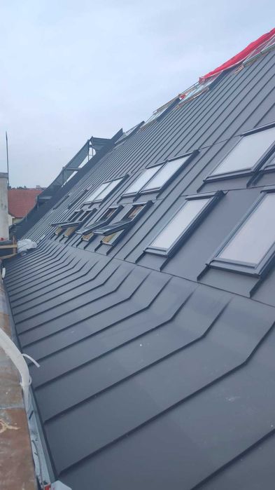 Montare tablă fălțuită cu alpiniști utilitari