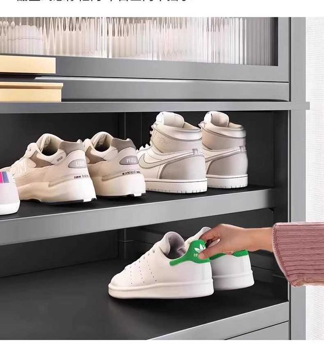 Shkaf kirish joyiga – oyoq kiyim uchun tortmali