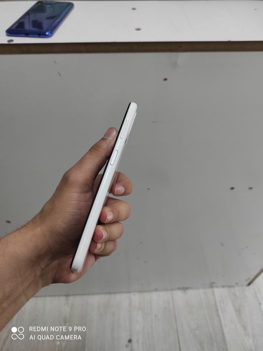 Samsung A22 holati yahshi garantiyasi bor