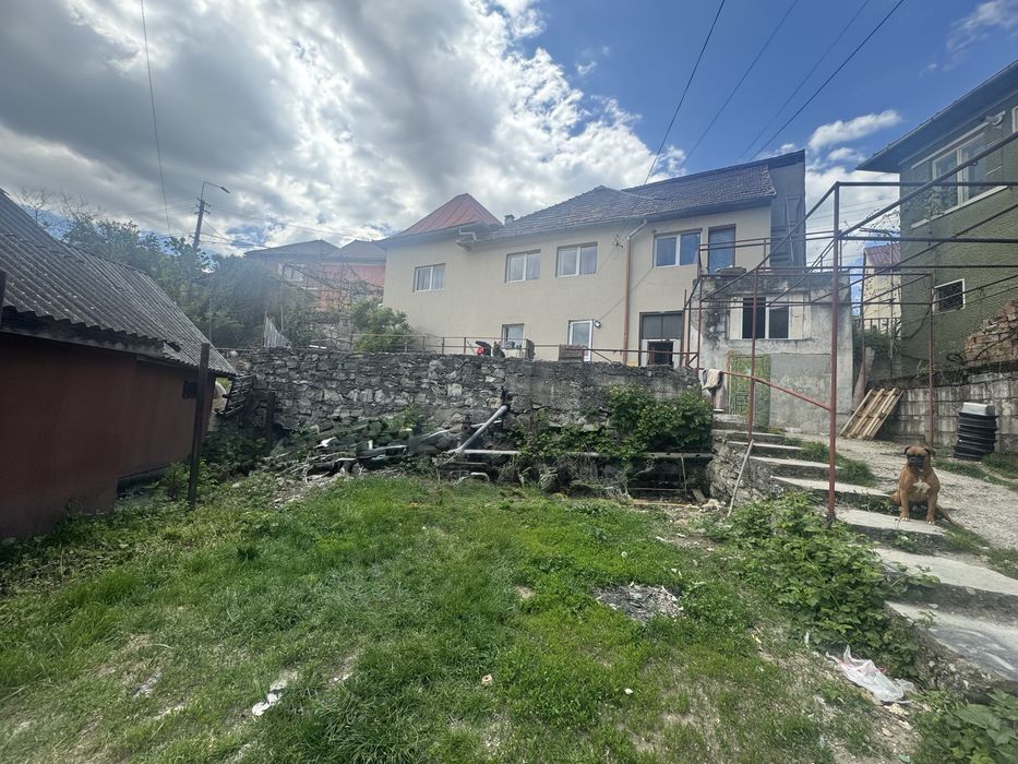Oportunitate Casa mare 250mp cu teren 800mp si piscina, 2 min de centru