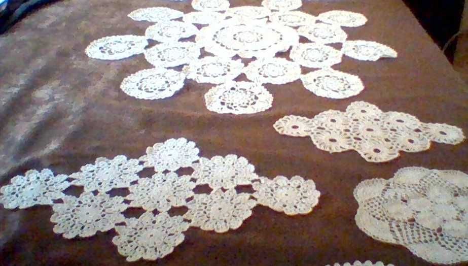 Тишлайфери, ръчно плетени на една кука.