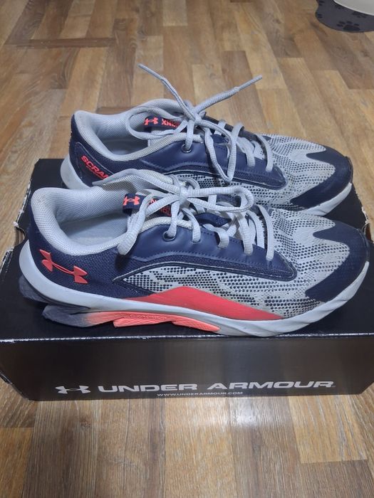 Pantofi sport under armour marimea 40, 25cm