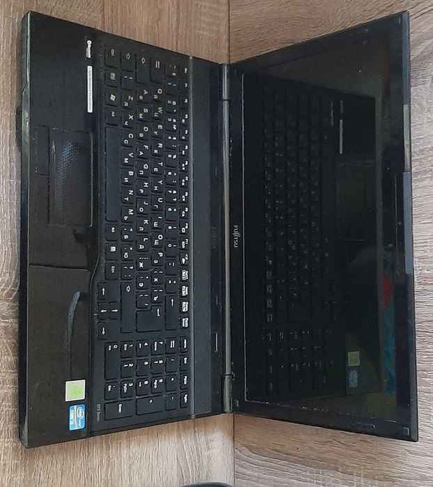 Ноутбук Fujitsu LifeBook AH532
