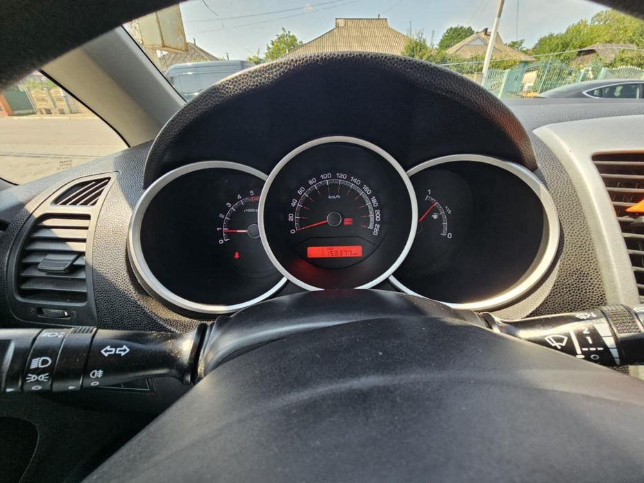 Vând Kia Venga 3000 €