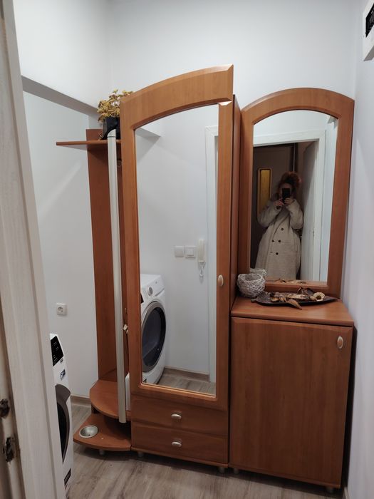 Мебел за антре-много много удобна