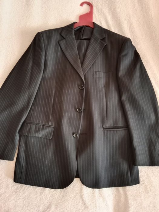 Продам мужской костюм