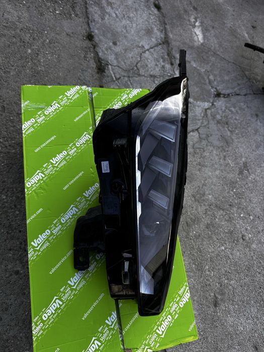 Far dreapta full led peugeot 3008.cod:9862665180.