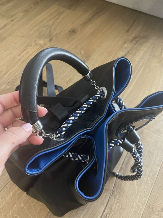 Черна кожена раница