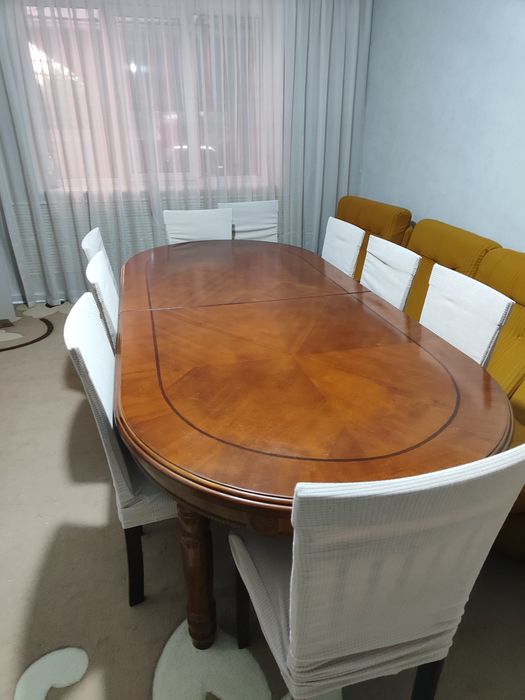 Стол со стульями