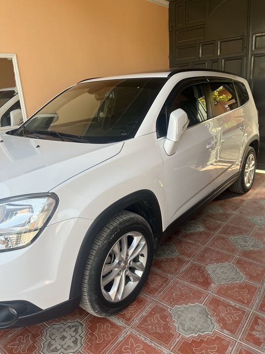 Bita orqa pasajir tomon eshikda kiraska bor qolgan joyi radnoy