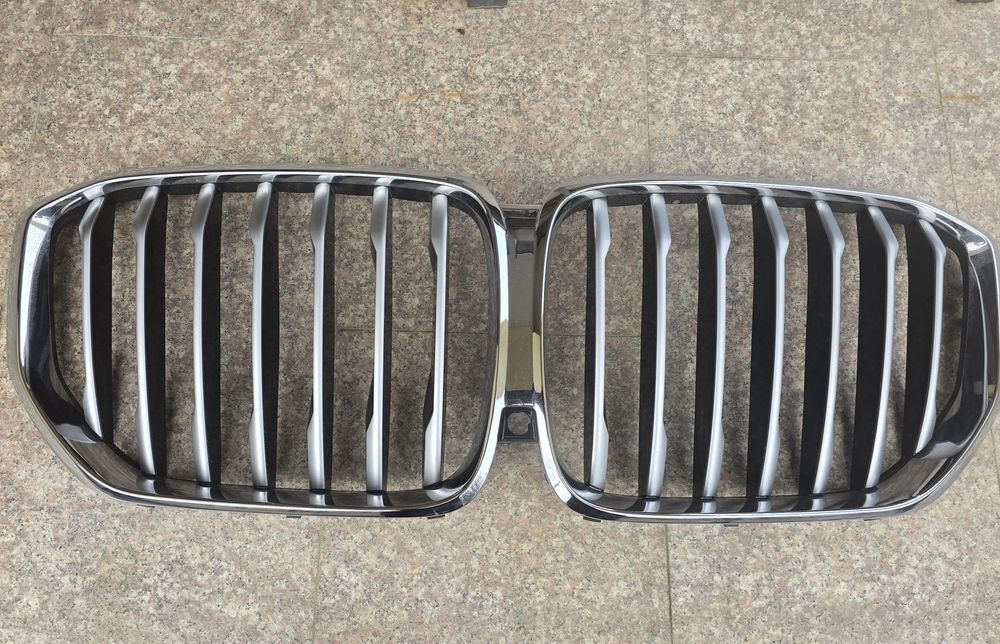 Оригинална решетка за BMW G05