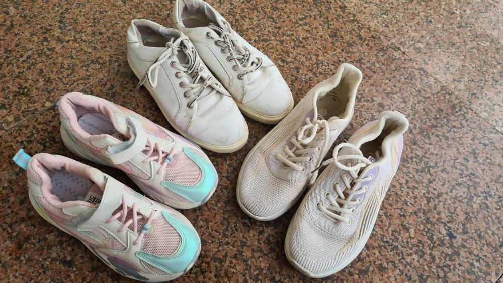 Продаю детские обуви