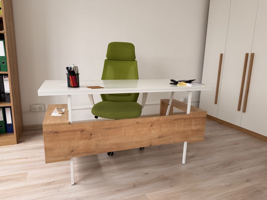 Mobilier birou pentru casa/firma