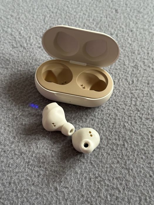 Casti bluetooth by Samsung Galaxy Buds