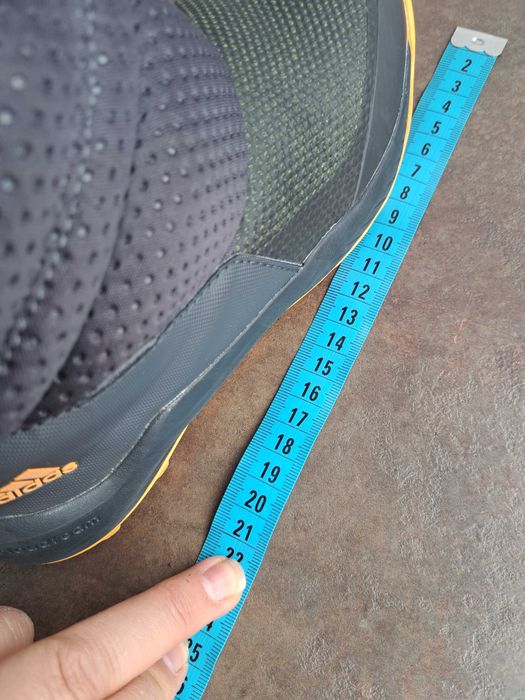 детски ботуши,зимни обувки,боти,апрески,Adidas номер34 за момче,адид