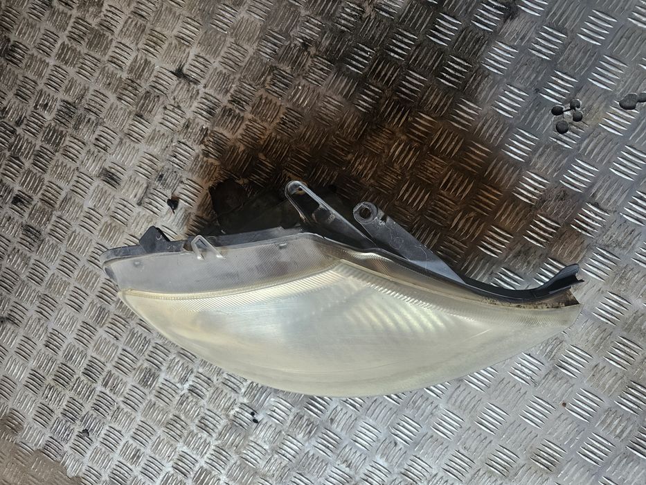 Far faruri stânga dreapta  Citroen C3 2004Hatchback 1.4 hdi