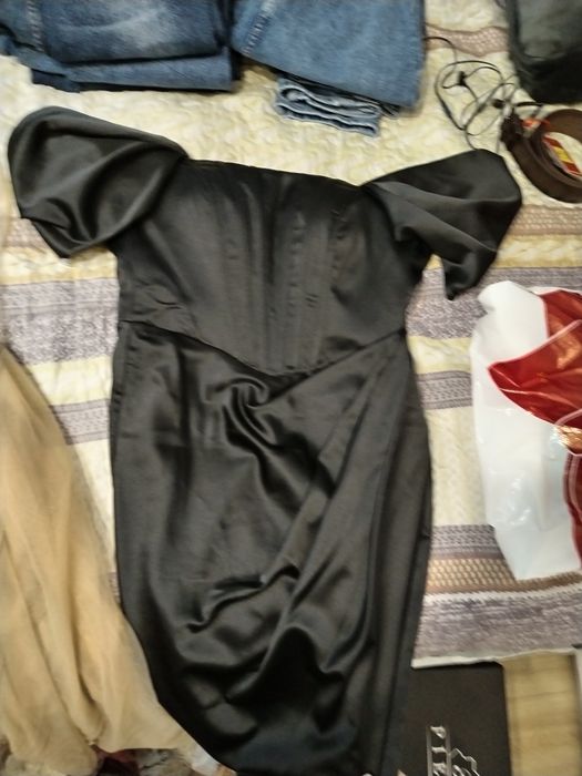 Haine diverse - blugi, bluze, geci, pulovere