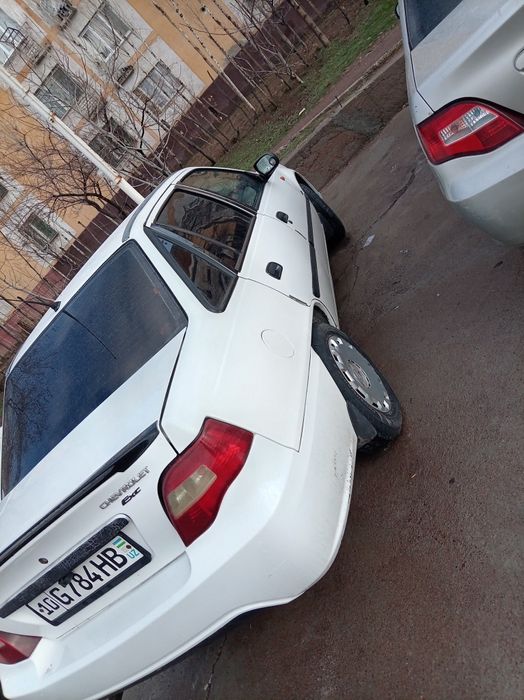 Срочна Нексия 2 сотилади