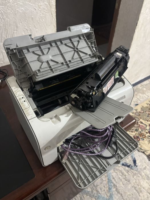 HP LaserJet P1102 — лазерный принтер, рабочий